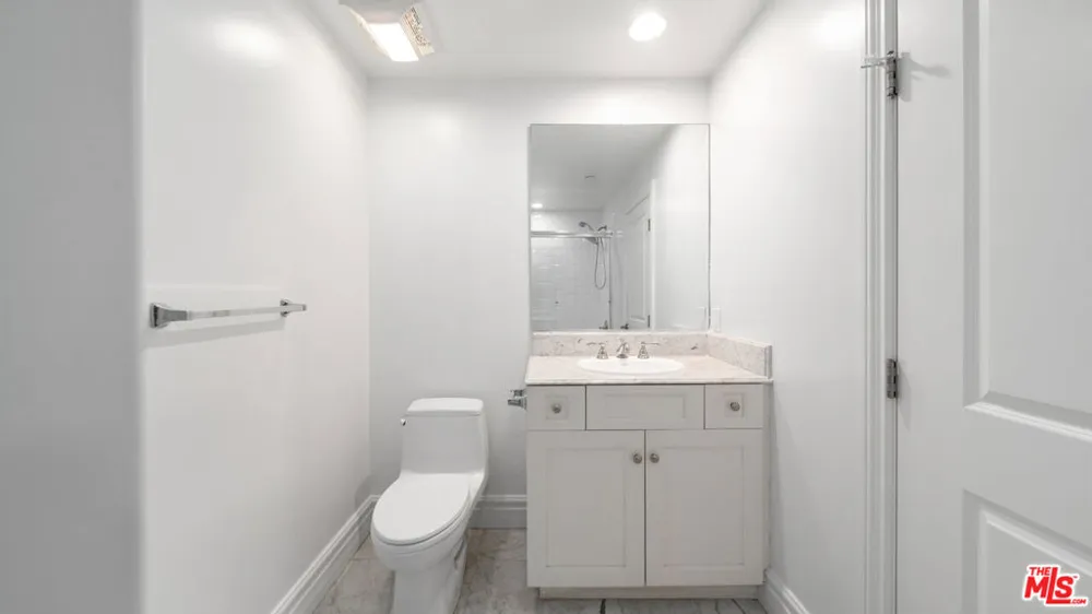 1050 HOLT AVENUE #403 Los Angeles, CA 90035