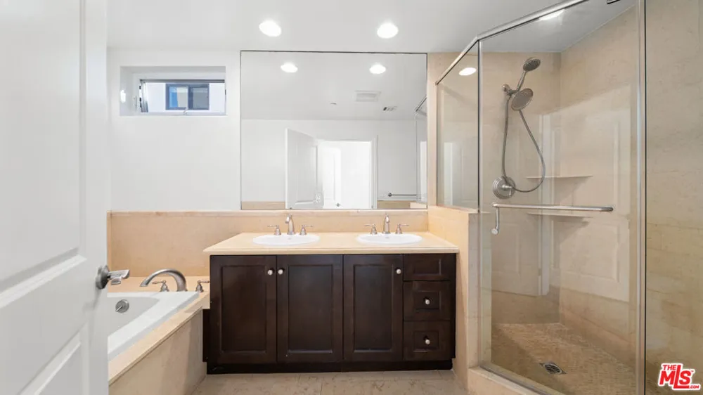 1050 HOLT AVENUE #403 Los Angeles, CA 90035