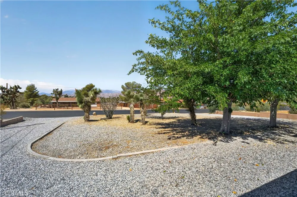 7405 Warren Vista Yucca Valley, CA 92284