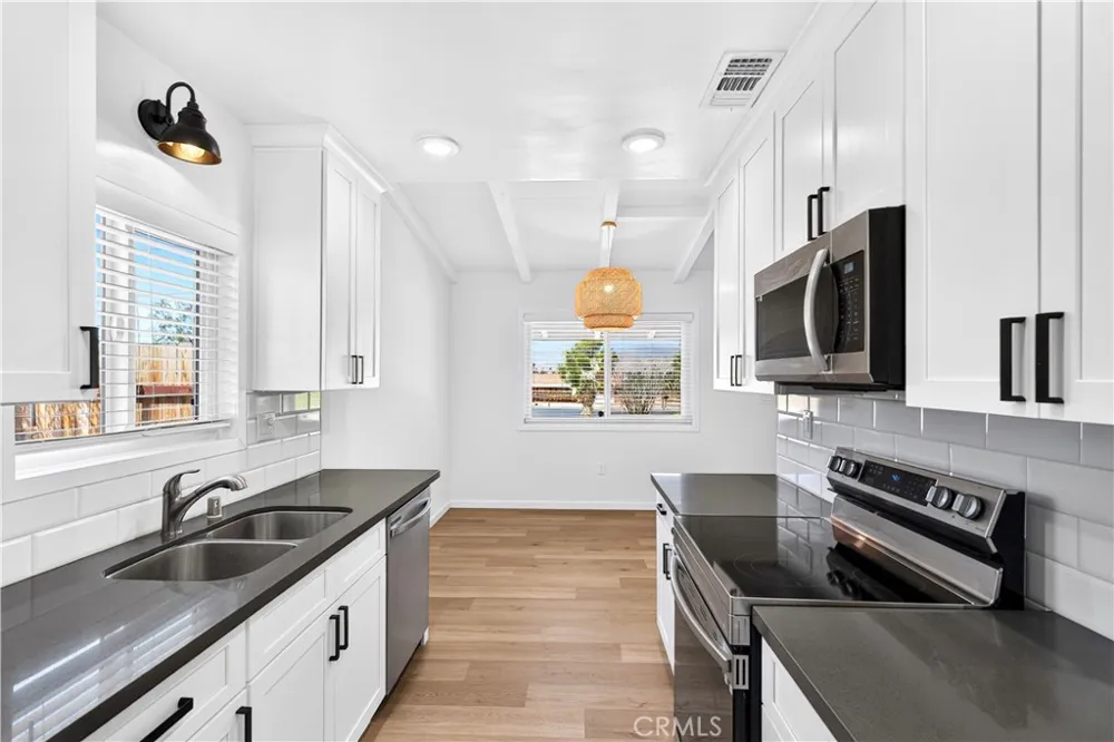 7405 Warren Vista Yucca Valley, CA 92284