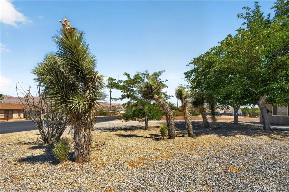 7405 Warren Vista Yucca Valley, CA 92284