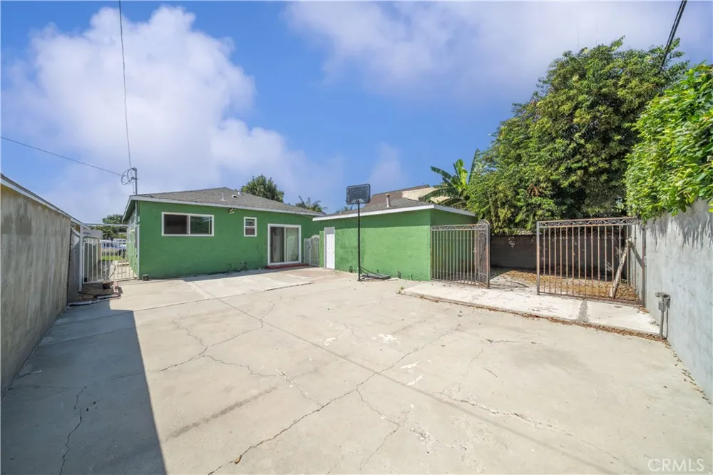 901 W 134th Place Compton, CA 90222
