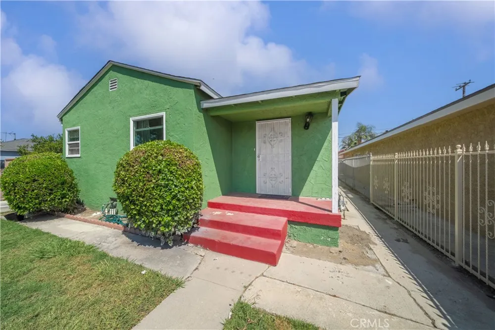 901 W 134th Place Compton, CA 90222