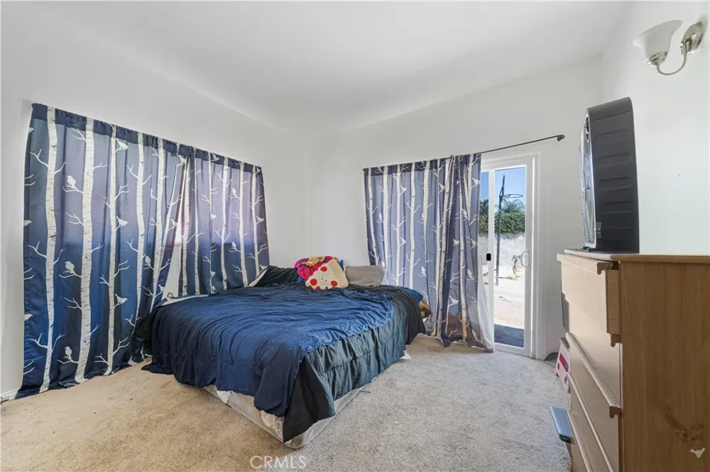 901 W 134th Place Compton, CA 90222