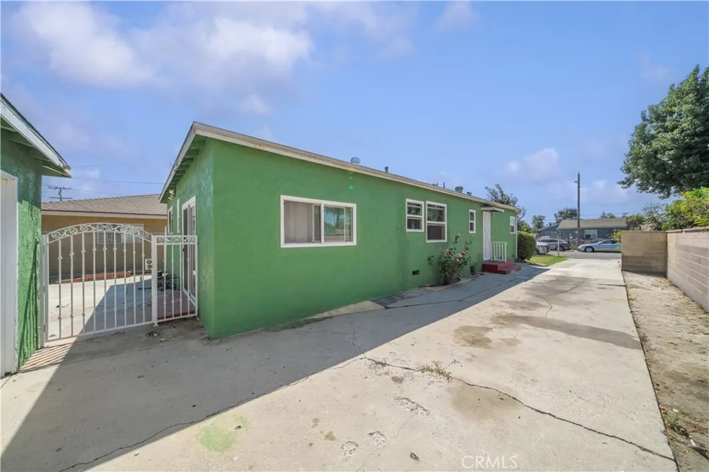 901 W 134th Place Compton, CA 90222