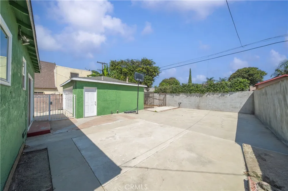 901 W 134th Place Compton, CA 90222
