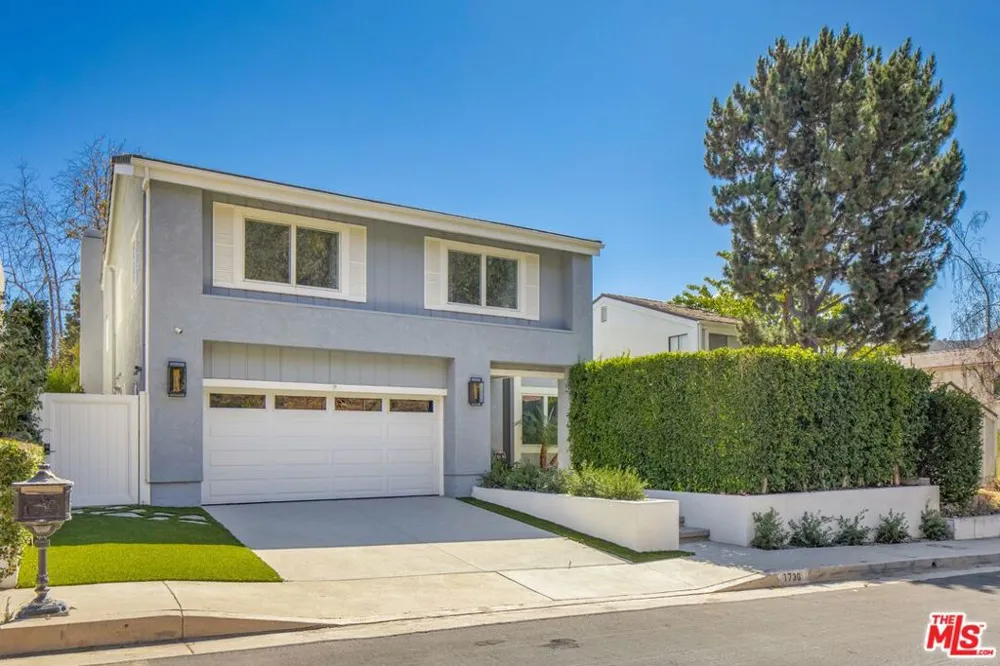 1736 Michael Lane Pacific Palisades, CA 90272