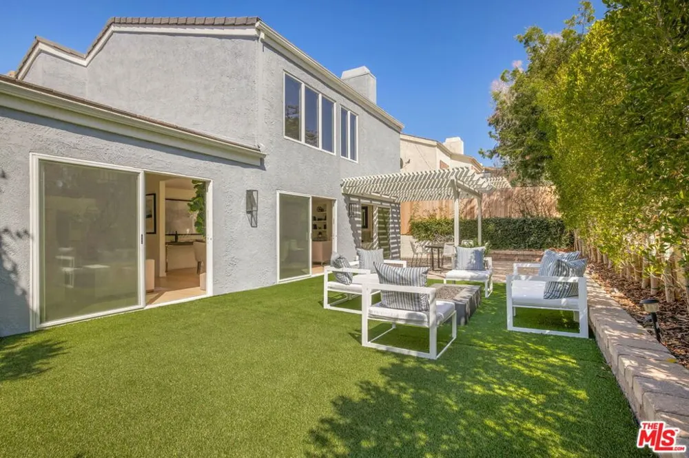 1736 Michael Lane Pacific Palisades, CA 90272