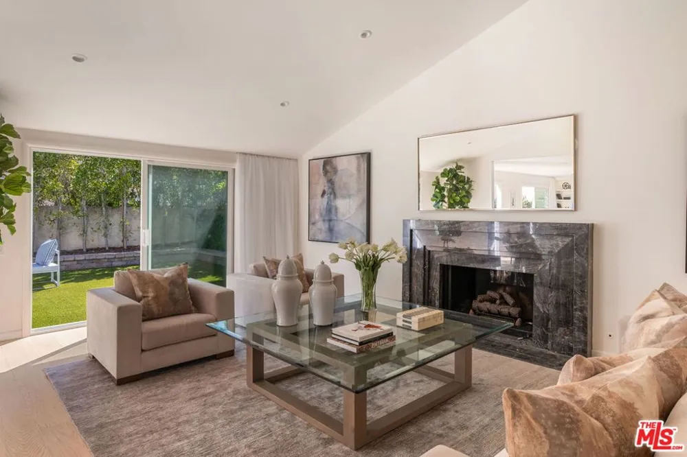 1736 Michael Lane Pacific Palisades, CA 90272