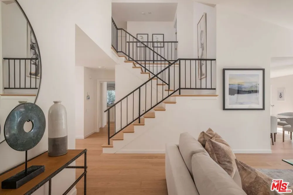 1736 Michael Lane Pacific Palisades, CA 90272