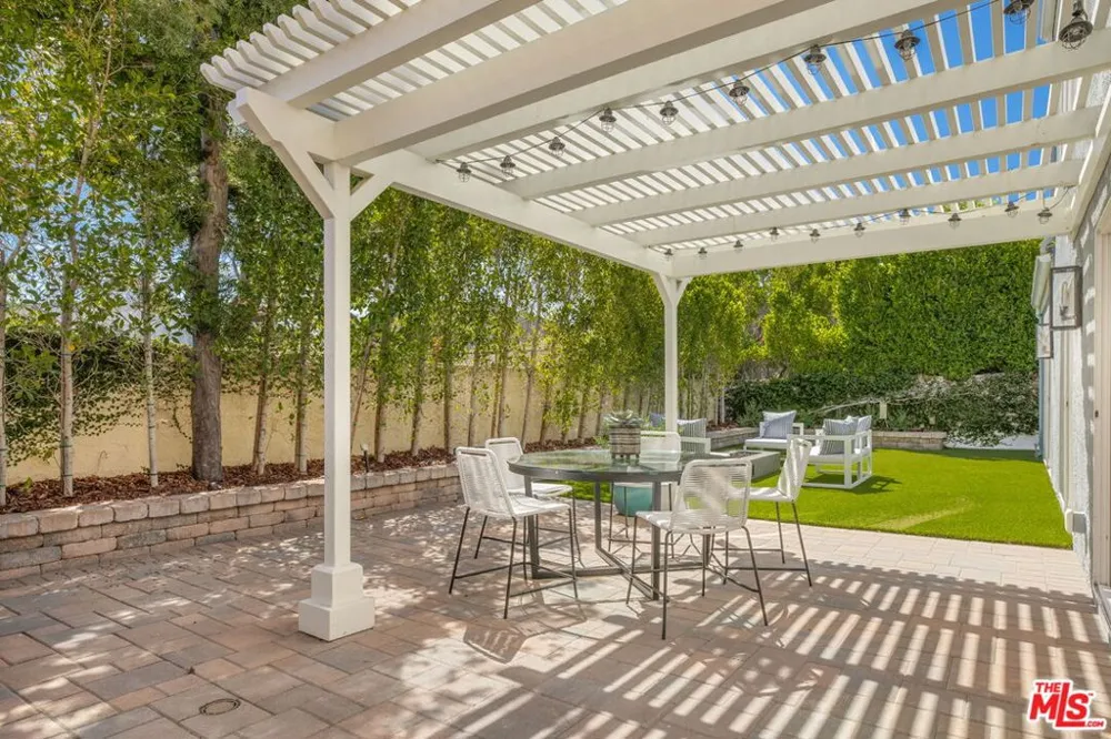 1736 Michael Lane Pacific Palisades, CA 90272