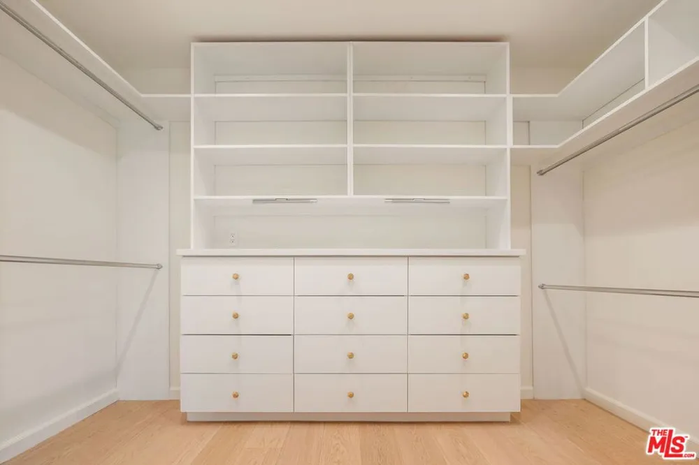 1736 Michael Lane Pacific Palisades, CA 90272