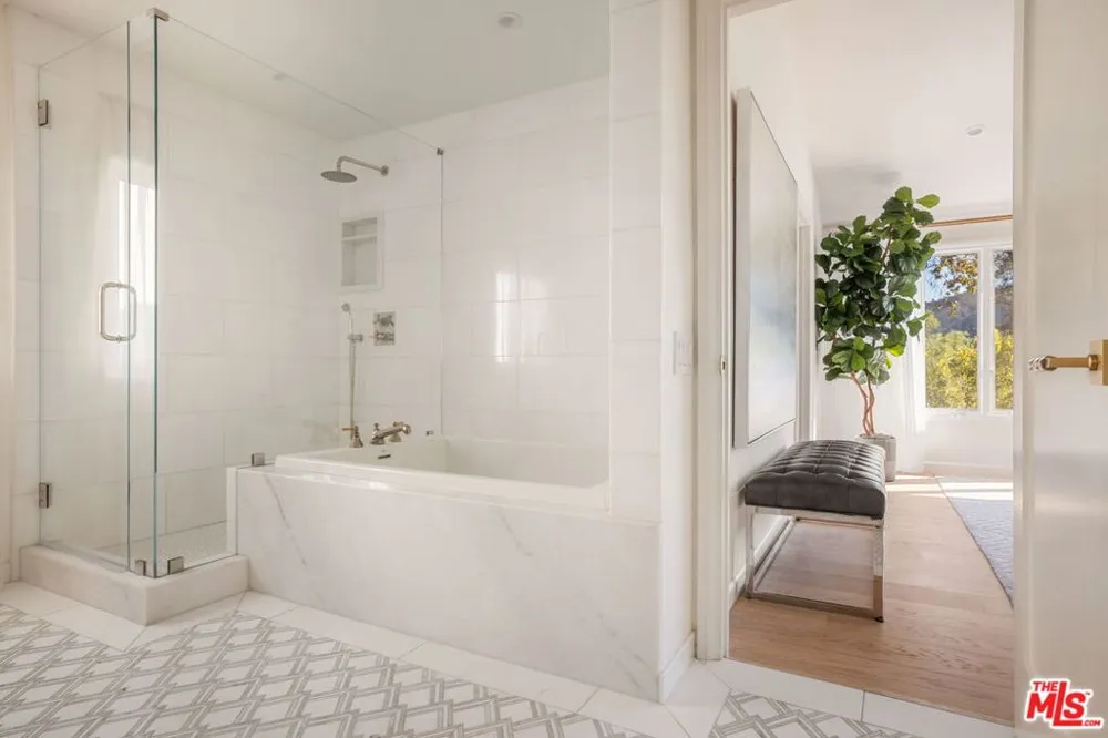 1736 Michael Lane Pacific Palisades, CA 90272