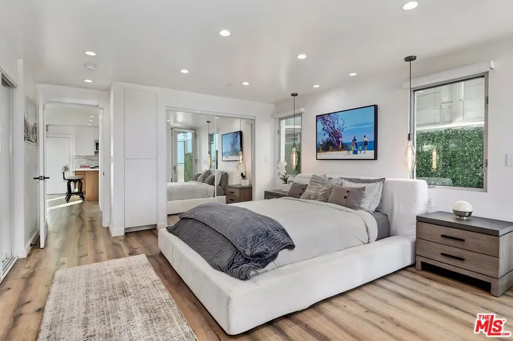 1255 Palisades Beach Road Santa Monica, CA 90401