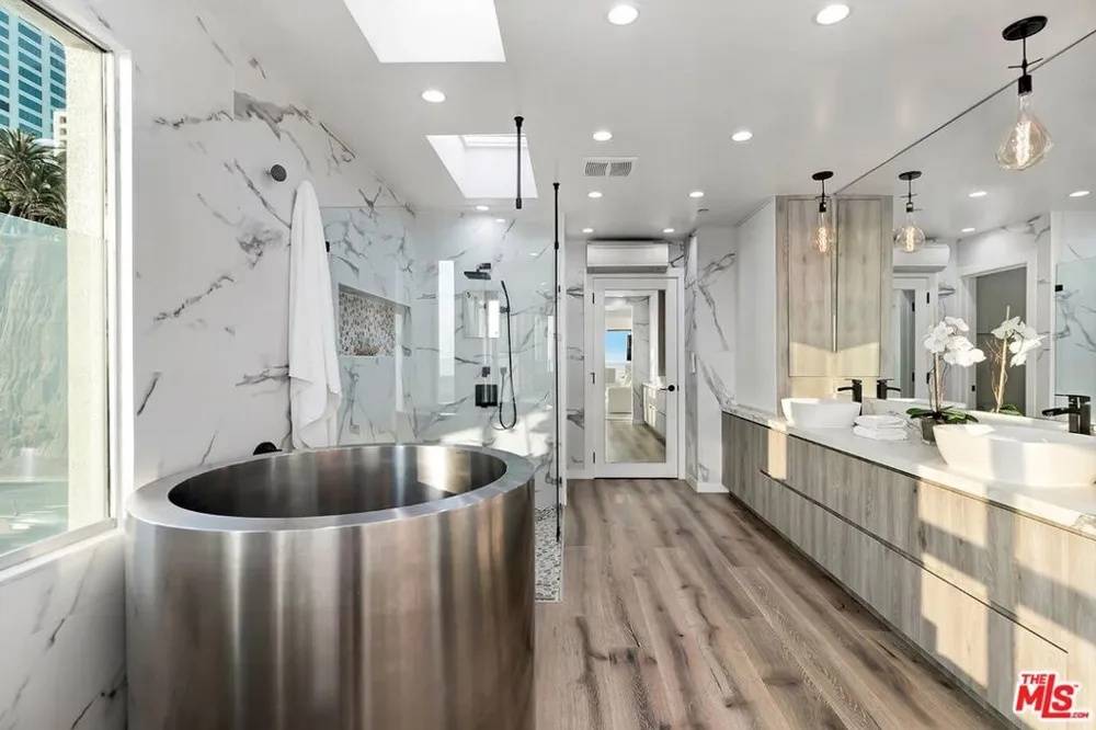 1255 Palisades Beach Road Santa Monica, CA 90401