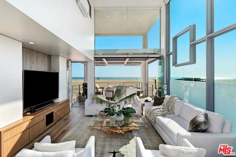 1255 Palisades Beach Road Santa Monica, CA 90401