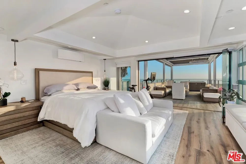 1255 Palisades Beach Road Santa Monica, CA 90401