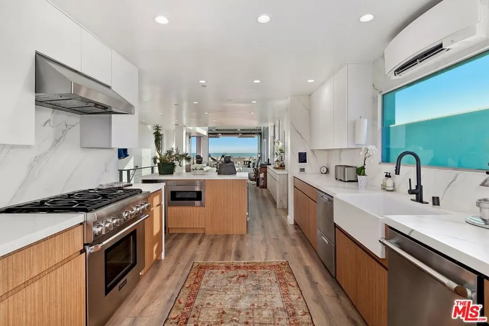 1255 Palisades Beach Road Santa Monica, CA 90401