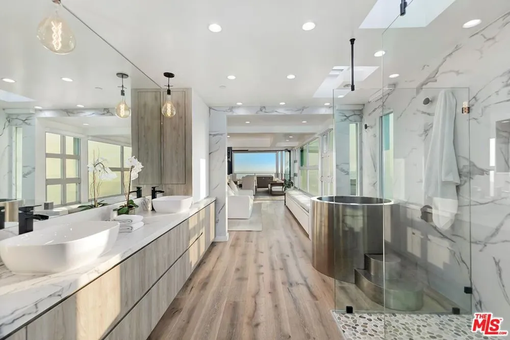 1255 Palisades Beach Road Santa Monica, CA 90401