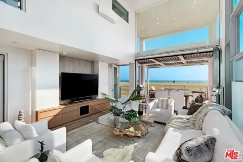 1255 Palisades Beach Road
