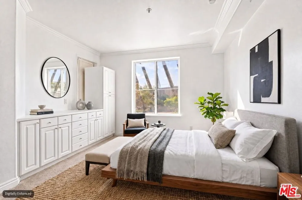 2233 Martin #309 Irvine, CA 92612