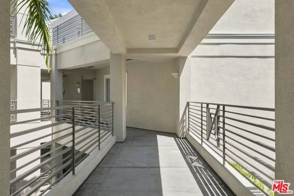 2233 Martin #309 Irvine, CA 92612