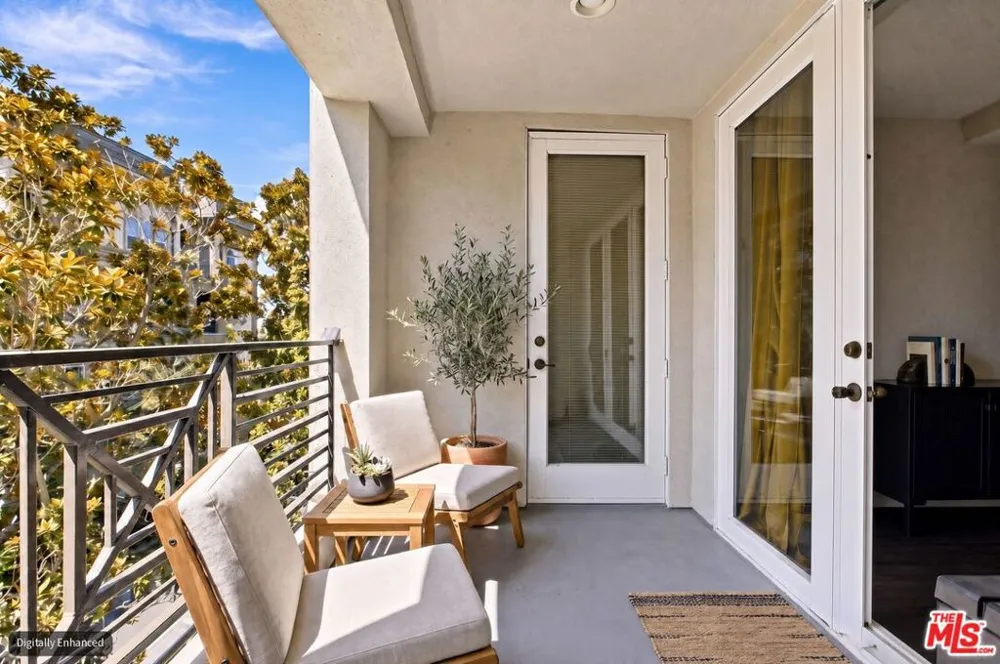 2233 Martin #309 Irvine, CA 92612