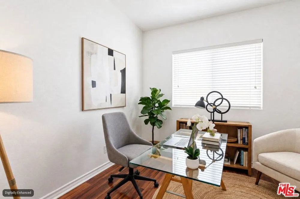 2233 Martin #309 Irvine, CA 92612