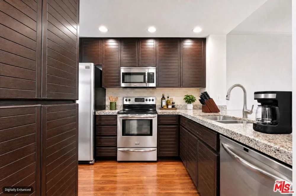 2233 Martin #309 Irvine, CA 92612