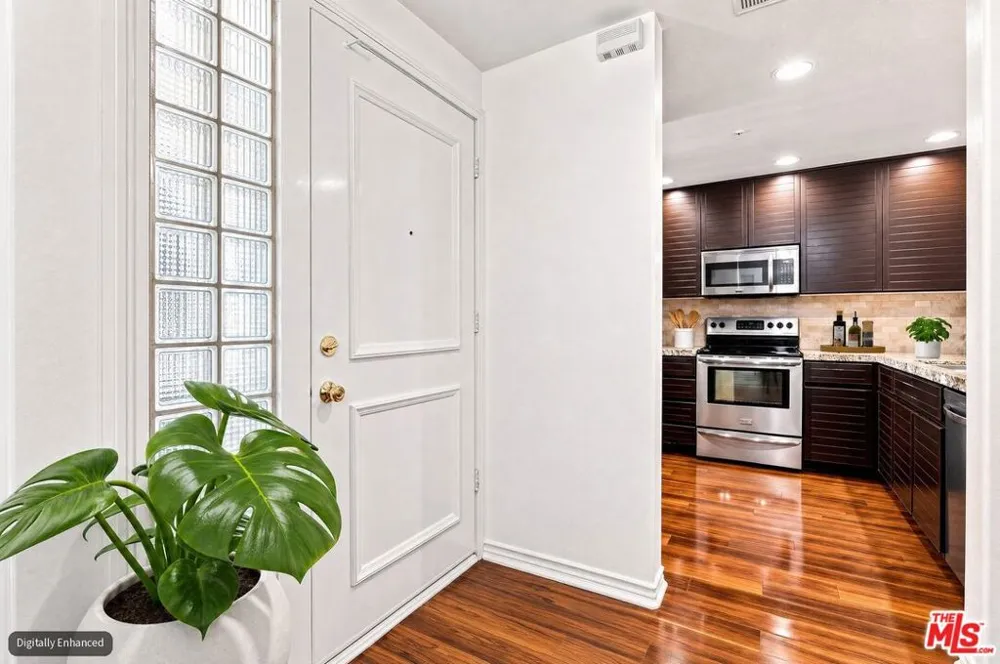2233 Martin #309 Irvine, CA 92612