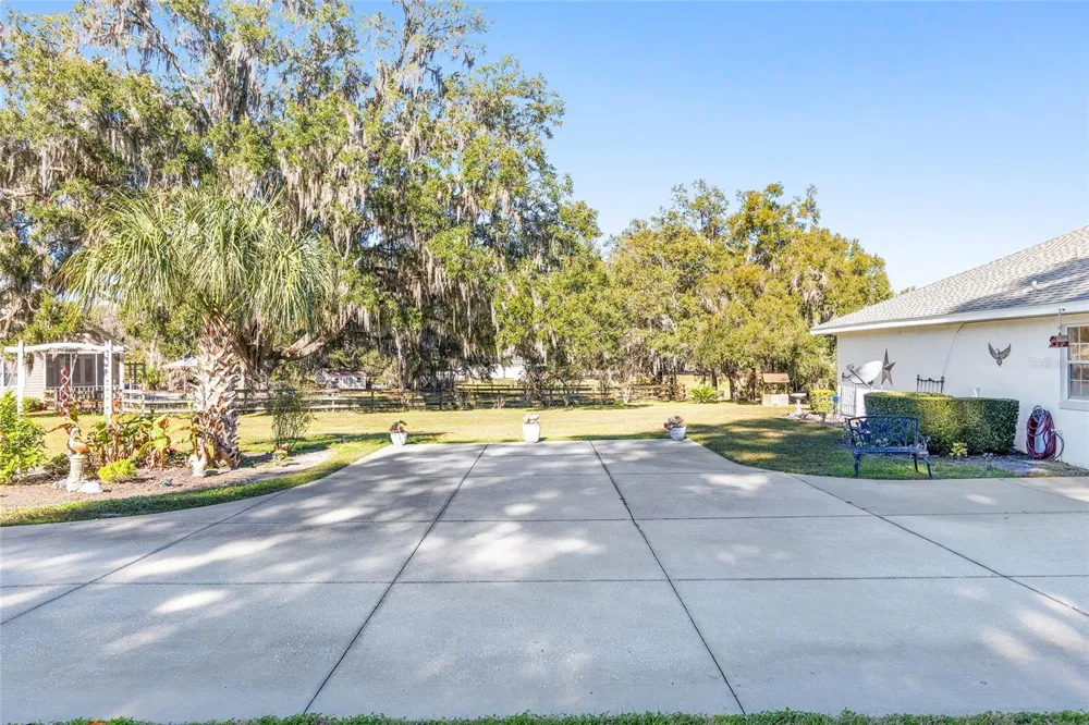 999 NE 120 PLACE ocala, FL 34479