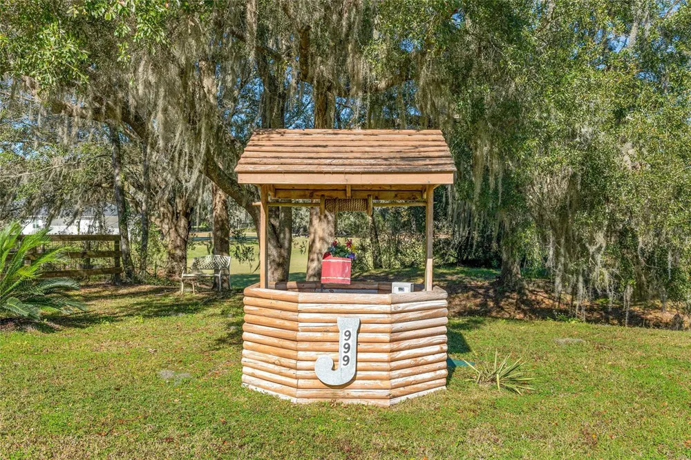 999 NE 120 PLACE ocala, FL 34479