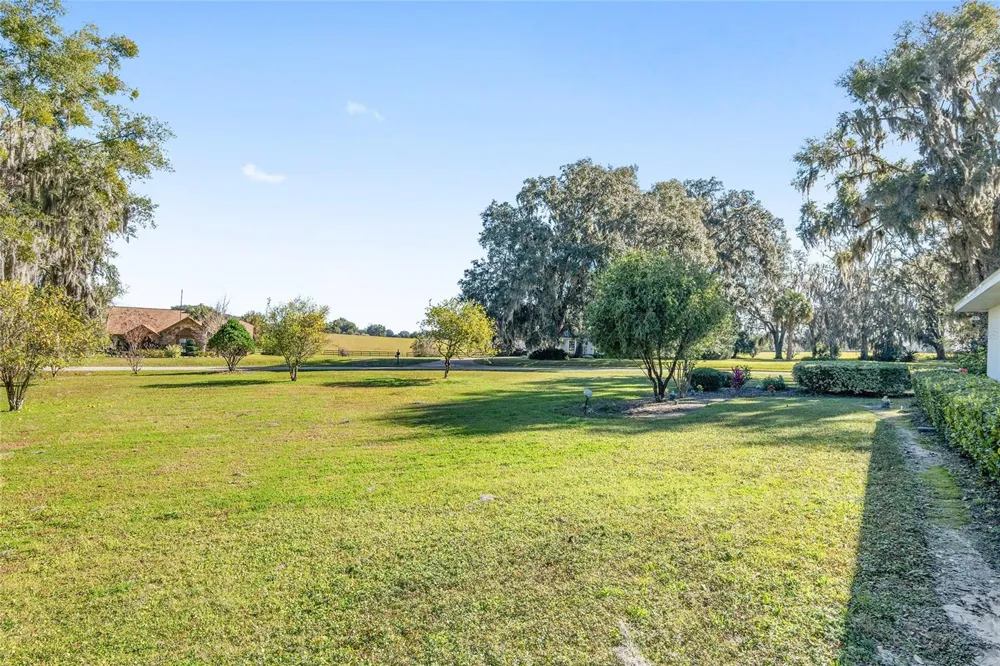999 NE 120 PLACE ocala, FL 34479