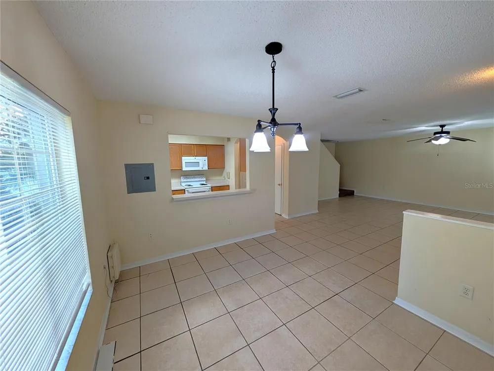 4053 DOLPHIN DRIVE Tampa, FL 33617