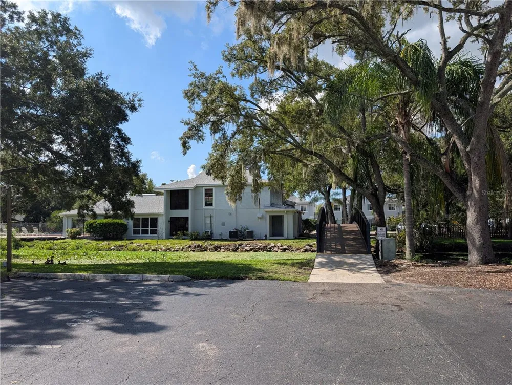 4053 DOLPHIN DRIVE Tampa, FL 33617