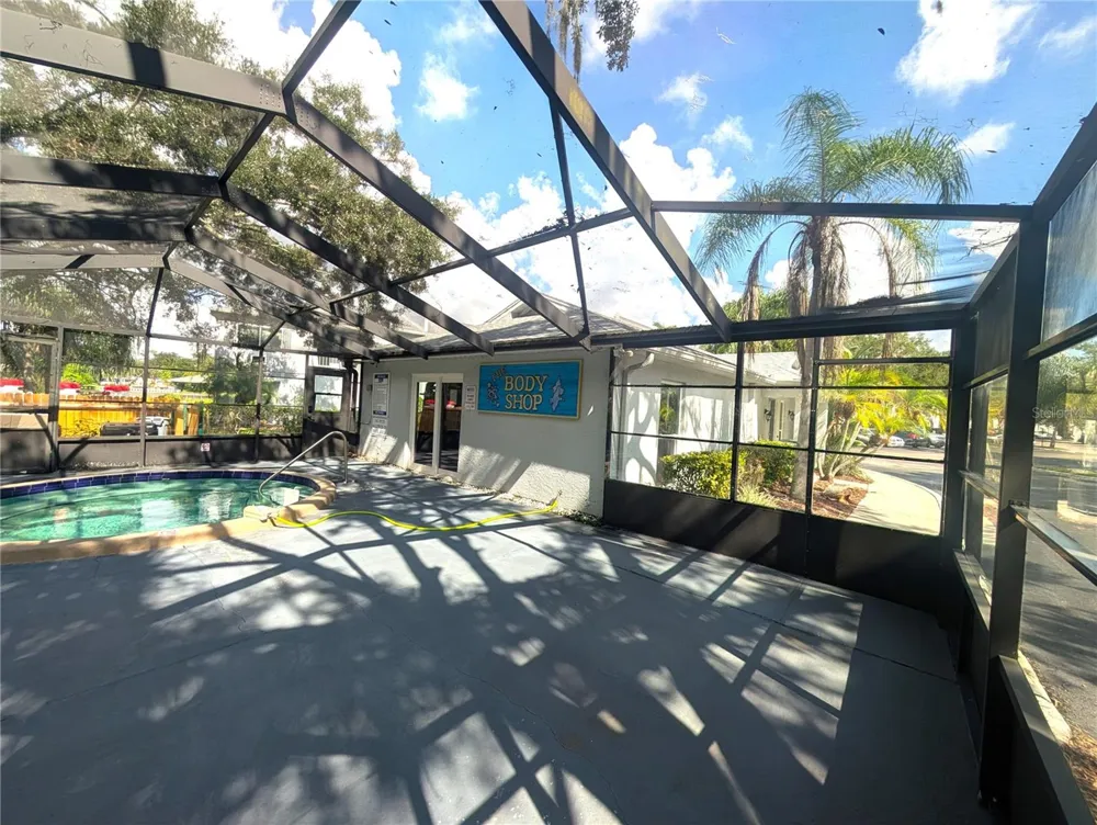 4053 DOLPHIN DRIVE Tampa, FL 33617
