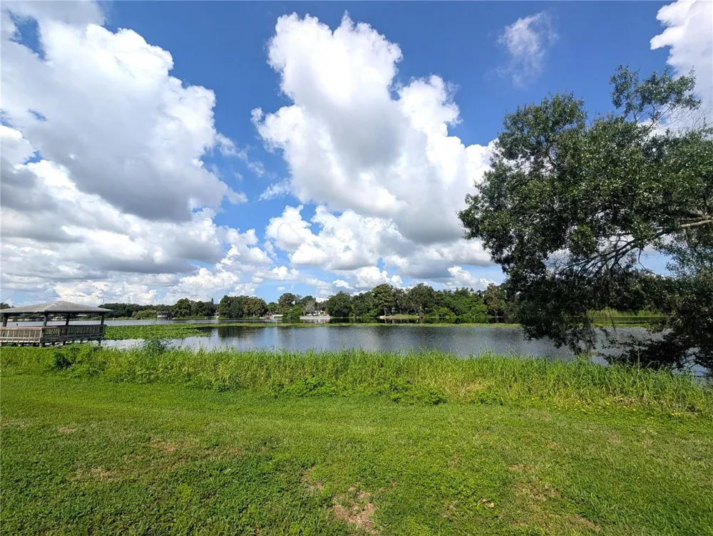 4053 DOLPHIN DRIVE Tampa, FL 33617
