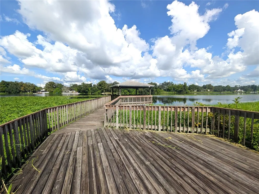 4053 DOLPHIN DRIVE Tampa, FL 33617