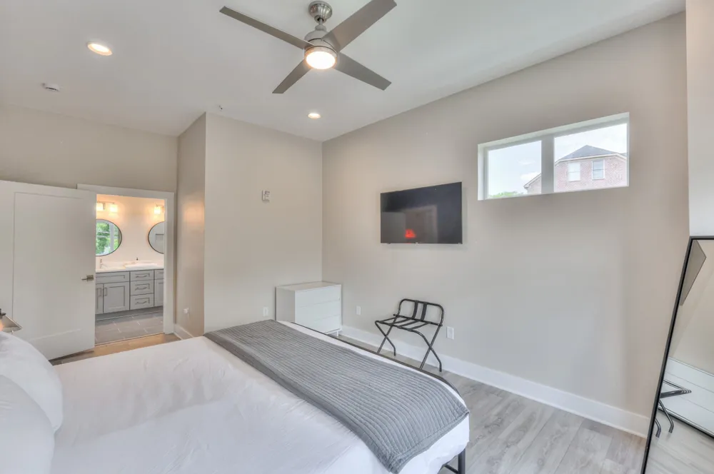 119 Mason Avenue #201 Nashville, TN 37203