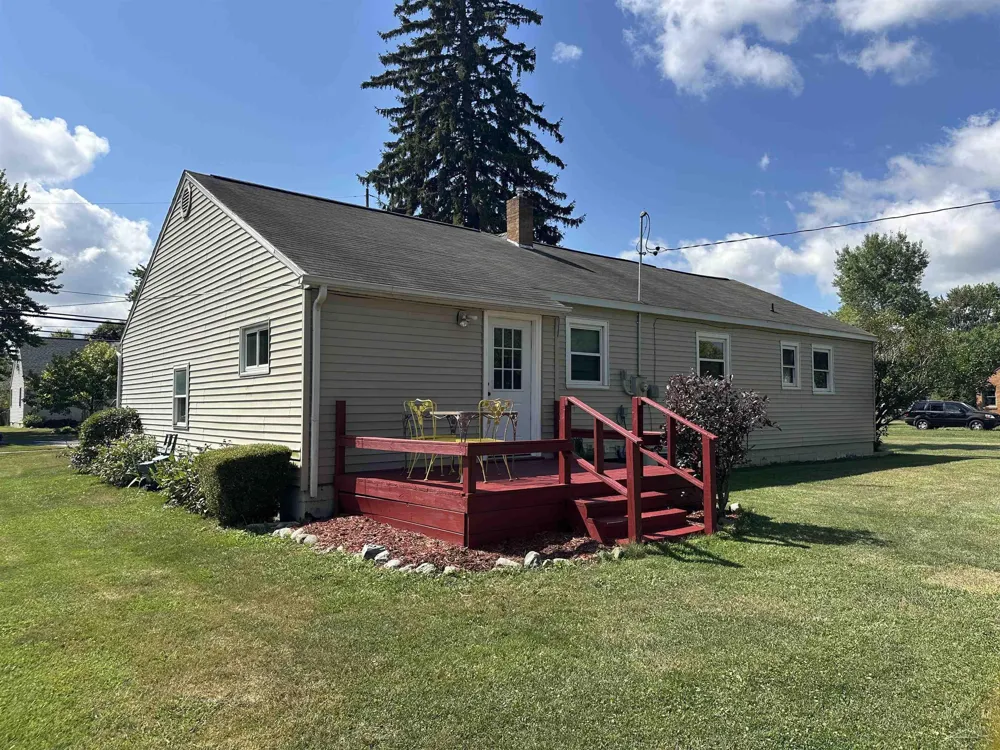 372 E Alice Street Merrill Village, MI 48637