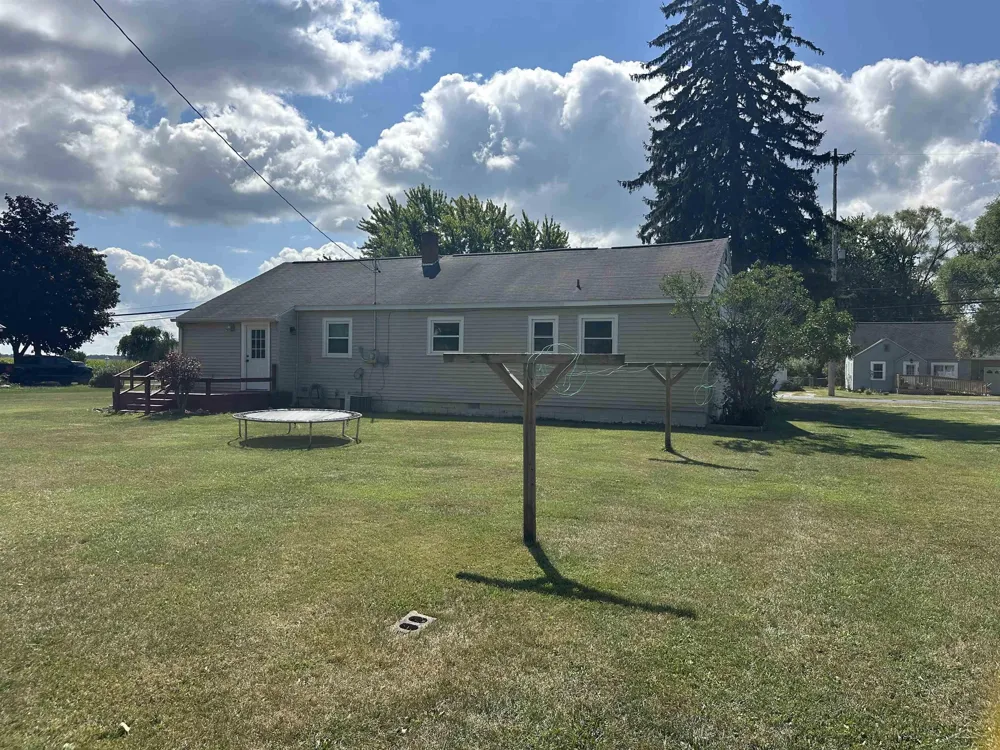 372 E Alice Street Merrill Village, MI 48637