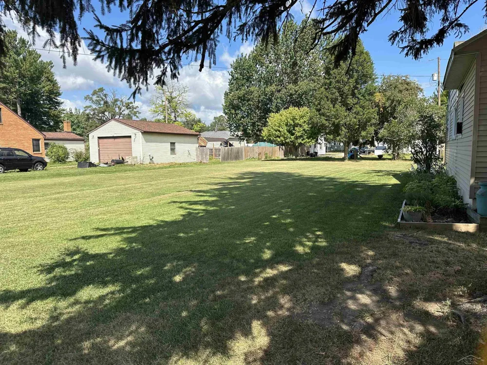 372 E Alice Street Merrill Village, MI 48637