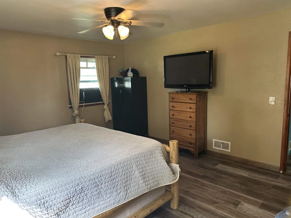 372 E Alice Street Merrill Village, MI 48637