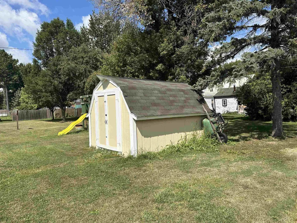 372 E Alice Street Merrill Village, MI 48637