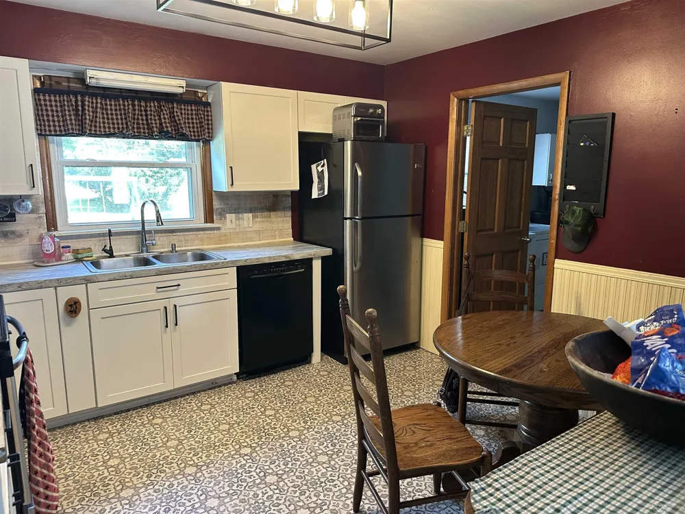 372 E Alice Street Merrill Village, MI 48637