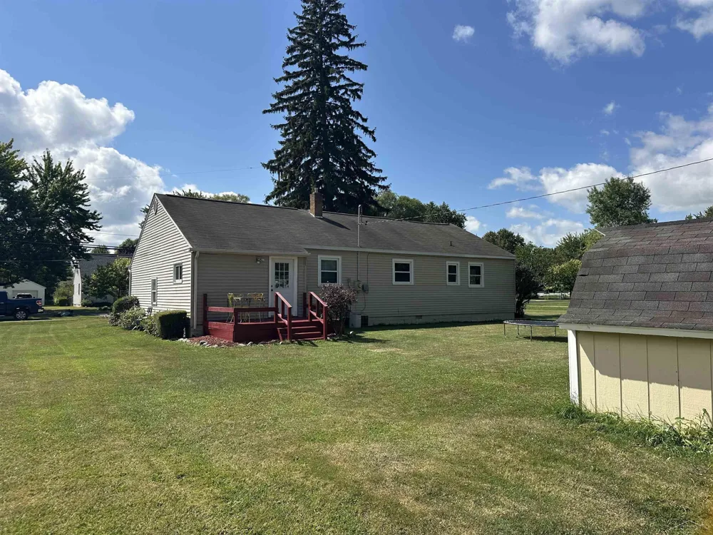 372 E Alice Street Merrill Village, MI 48637