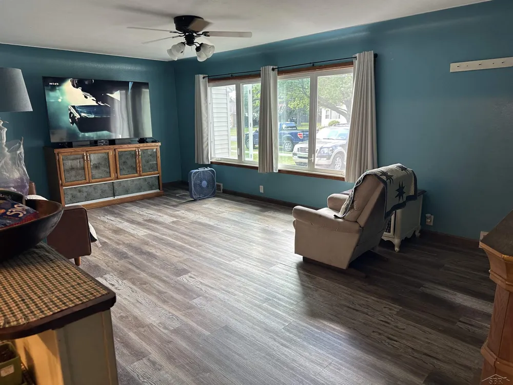 372 E Alice Street Merrill Village, MI 48637