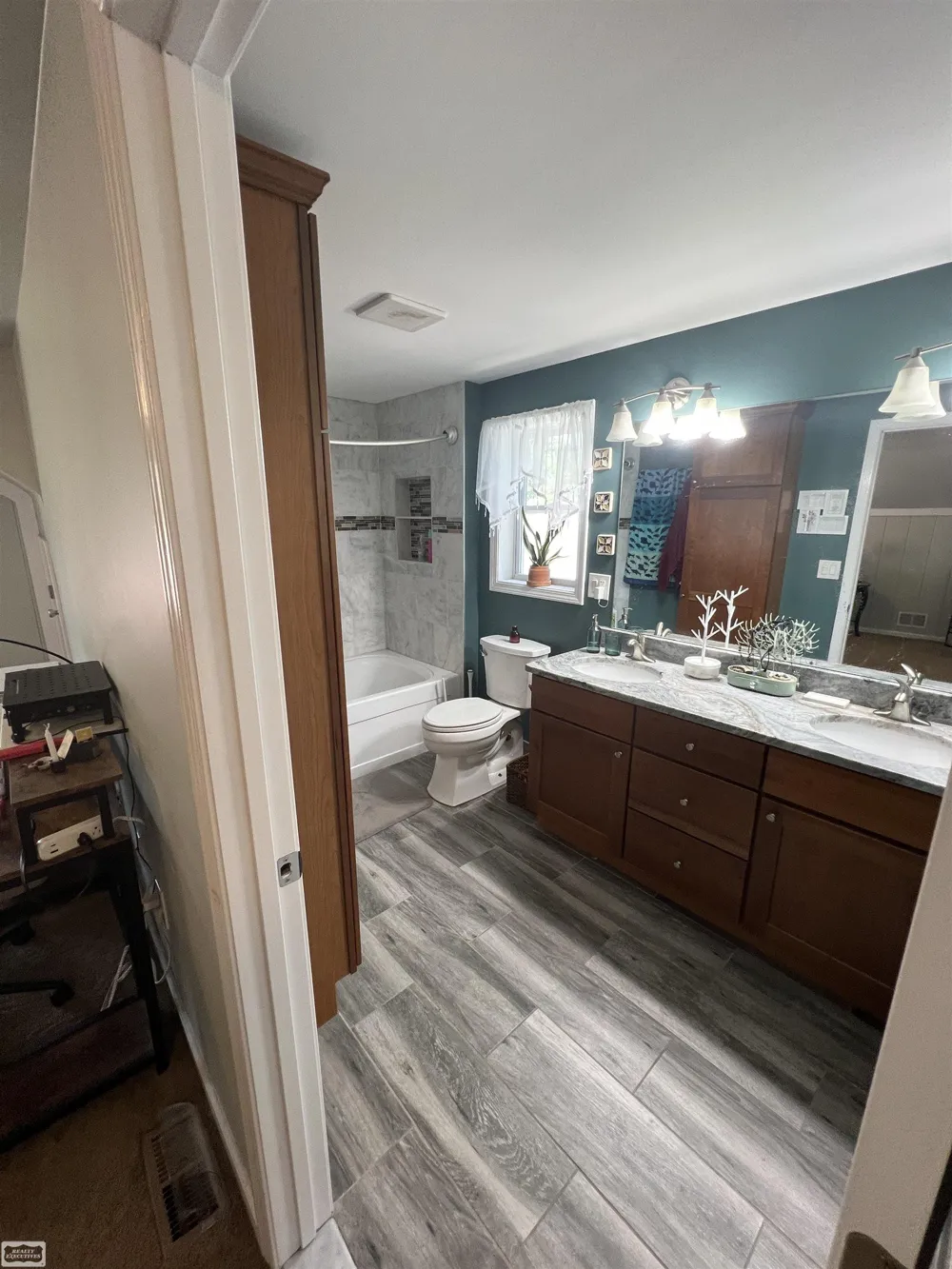 1306 Silvery Lane Dearborn City, MI 48128