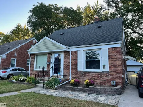 1306 Silvery Lane