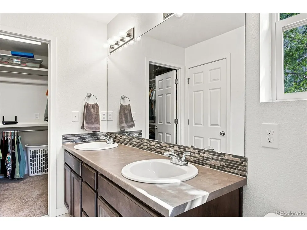 20016 E 48th Place Denver, CO 80249